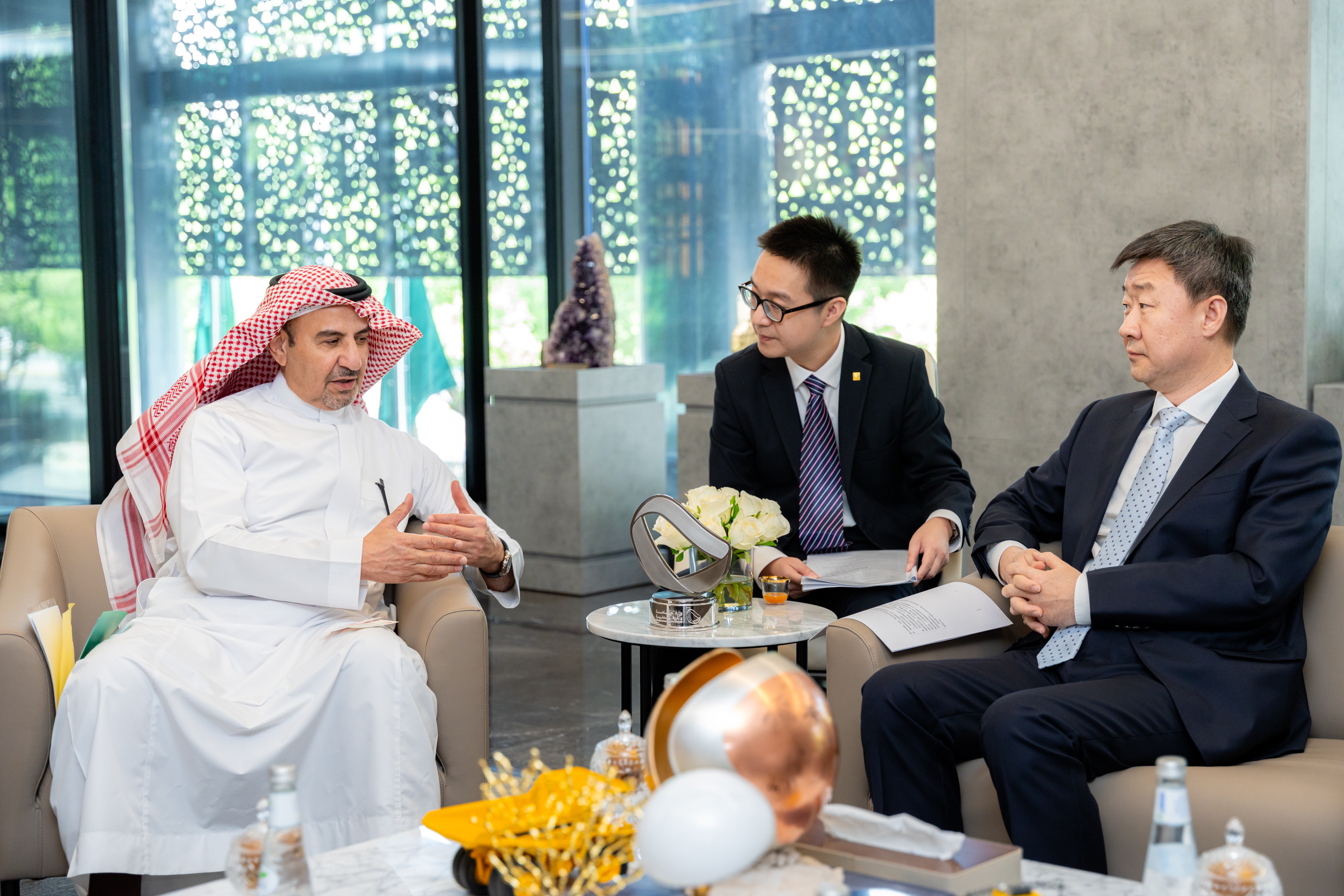 张晓海受邀出席《财产》全球论坛并开展考察交流